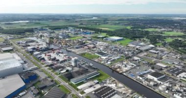 Bergen op Zoom, Kuzey Brabant, Hollanda, 14 Temmuz 2024: Bergen op Zoom, Sabiç gibi yenilikçi plastikler, Cargill, BTT Bergen op Zoom, Allnex, Protix, Lamb Weston / Meijer gibi şirketler
