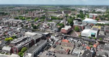 Alphen aan den Rijn, Hollanda, yerleşim bölgesi. Şehir merkezi. Hava aracı görünümü.