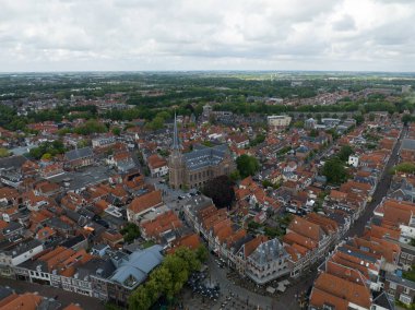 Grote Kerk, Hollanda 'nın Kuzey Hollanda eyaletindeki Batı Frizya şehri Hoorn' daki kilise. Hava aracı görünümü.