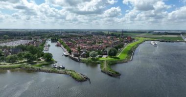 Medemblik, Hollanda 'nın liman girişi.