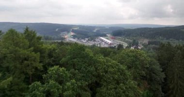 Circuit de Spa Francorchamps üzerinden hava aracı görüntüsü, Belçika 'daki yarış pisti pisti, Stavelot.