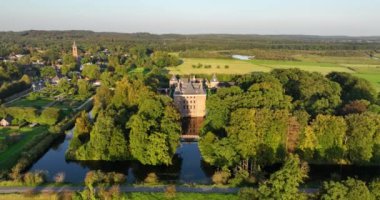 Amerongen Kalesi, düğün yeri Utrecht, Hollanda yakınlarındaki anıtsal kale. Hava boşluğu görünümü.