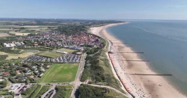 Zeeland, Hollanda 'daki ummer plajı. Hava aracı görünümü.