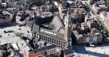 Charleroi, Belçika 'nın çan kulesi, bir hava aracı videosu.