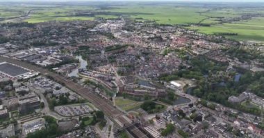 Woerden, Utrecht, Hollanda üzerindeki şehir manzarası. Altyapı ve binalar. Hava aracı görünümü.