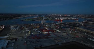 Amsterdam, Kuzey Hollanda, Hollanda, 21 Ağustos 2023: Amsterdam limanı, endüstriyel konteynır ve taşımacılık şirketi.