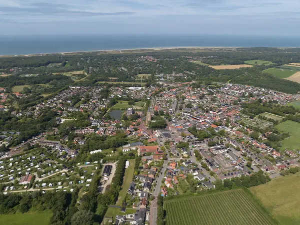 Oostkapelle 'in hava fotoğrafı. Zeeland, Hollanda' daki küçük bir köy..