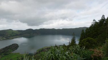 Sete Cidades Gölü, Azoren 'de hava manzarası, Sao Miguel, Portekiz. Hava Genel Görünümü.