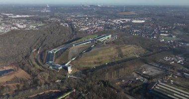 Alpincenter Bottrop, Alman şehri Bottrop 'ta kapalı kayak pisti. .