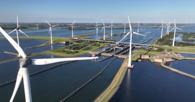 Delta Works, Krammersluizen, Krammer 'in hava manzarası Zeeland, Hollanda' da kilitleniyor..