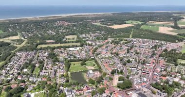 Oostkapelle, Hollanda, Zeeland 'de küçük bir köy. Zeeland 'de eğlence ve turizm. Kentsel çevre