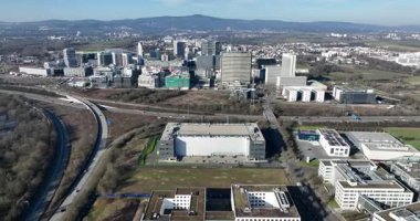 Frankfurt-Sossenheim, Hessen, Almanya, 26 Şubat 2025 Frankfurt Sossenheim ofis binaları, Frankfurt 'un batısında, insansız hava aracı manzaralı..