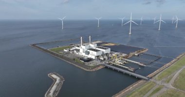 STEG, Buhar ve gaz türbini, birleşik döngü güç santrali, Maxima Centrale 'de enerji üretimi. Lelystad, Flevoland, The Netheland. Hava görünümü.