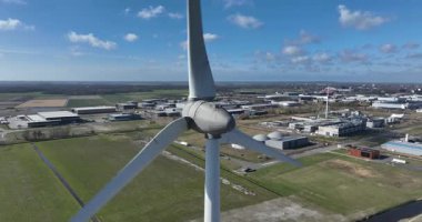 Boekelermeer, sanayi bölgesi, Alkmaar, rüzgar türbini, yenilenebilir enerji, sürdürülebilir enerji. Hava görünümü