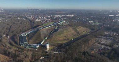 Bottrop, Almanya 'da kapalı kayak salonu. Hava aracı görünümü.