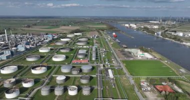 Tanklager Brunsbuttel, Heide Rafineri, hava manzarası.