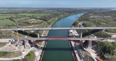 Kiel, Holstein, Almanya, 16 Nisan 2025: Alte Levensauer Hochbrucke, Eski Levensau Köprüsü, Birinci Levensau Yüksek Köprüsü 'nün yenilenmesi. Hava görünümü.