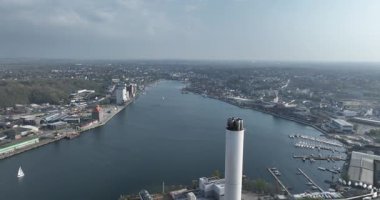 Flensburg, Almanya, Flensborg Fjord, Bulvarı 'nda ufuk çizgisi. liman, binalar şehir manzarası Hava manzarası