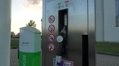 Amsterdam, Kuzey Hollanda, Hollanda, 26 Nisan 2025: Hidrojen, benzin istasyonu, yakıt ikmali, sürdürülebilir hareketlilik.