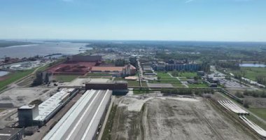 Almanya 'da alüminyum üretim tesisi, Stage, Metal üretimi. Hava aracı görünümü.