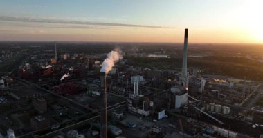 Sanayi bölgesi, bacalar, sanayi bölgesi. Almanya üretimi, Hava Görüşü.