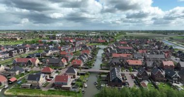 Hollanda 'da yeni yerleşim alanları, konutlar, gayrimenkul, banliyö, kentsel konutlar. Hava aracı görünümü