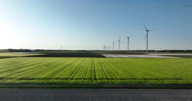 Hollanda 'da temiz rüzgar enerjisi, enerji geçişi. Hava aracı görünümü.