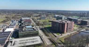 Wageningen, Hollanda, üniversite kampüsü, bilim ve eğitim merkezi. Hava videosu.