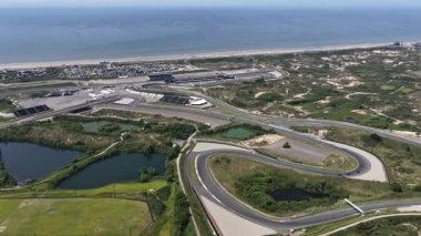 Zandvoort yarış pisti, formül etkinliği, Hollanda kıyıları boyunca Motorsporları ve araba sporları. Hava aracı görünümü.