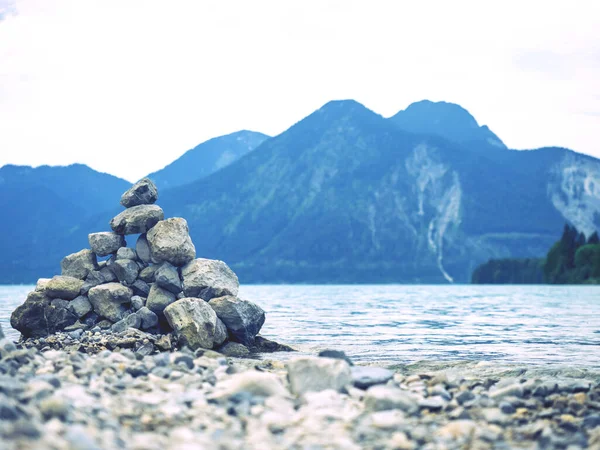 Piedras Rocallas Apiladas Una Pirámide Zen Costa Walchensee — Foto de Stock