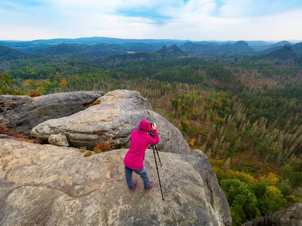 Woman Taking Photo Scenic Mountain Landscape Girl Stay Tripod Camera — Stock Photo, Image