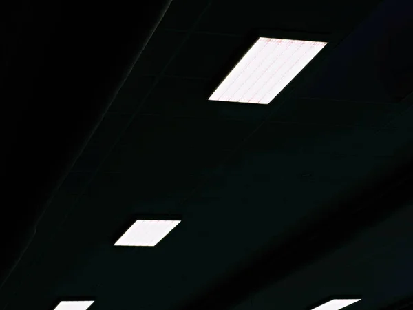 Paneles Techo Iluminación Lámparas Fluorescentes Techo Moderno Techo Luminoso Azulejos —  Fotos de Stock