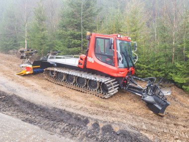 Kar kuaförü kullanıma hazır. Ore dağları. Klinovec, Krusne hory, Çek