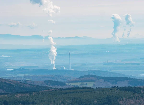 Rauchende Kohlekraftwerke Und Dampfwolken Über Dem Kühlturm Ökologische Belastung Und — Stockfoto
