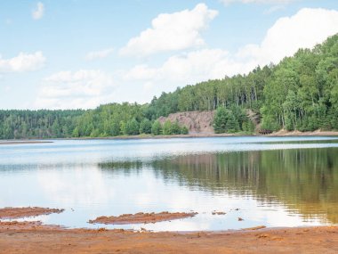 Açılışta zehirli göl Muzakow, Leknica, Yeni Balıkçıl, Muskau Kemeri. Geo park Babina madeni, İngiliz taş ocağı.