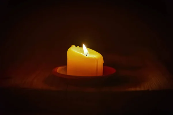 Θρησκευτική Έννοια Φως Κερί Παλιό Ξύλινο Φόντο Στην Εκκλησία Κερί — Φωτογραφία Αρχείου