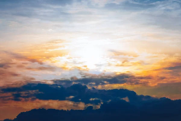 Religieus Beeld Licht Uit Hemel Dramatische Wolken Gouden Wolk Blauwe — Stockfoto
