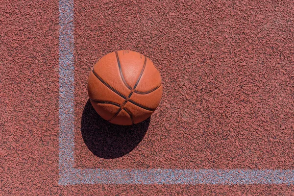 Basketball Ball Lying Rubber Sport Court Sport Red Ground Outdoor — Stock Photo, Image
