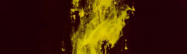 Абстрактне Розчинення Жовтого Кольору Воді Абстрактне Хмарне Чорнило Закруглена Вода — стокове фото