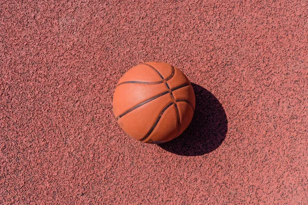 Basketball Ball Lying Rubber Sport Court Sport Red Ground Outdoor — Stock Photo, Image