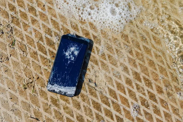 Problemas Férias Acidente Com Smartphone Smartphone Caindo Bater Praia Celular — Fotografia de Stock