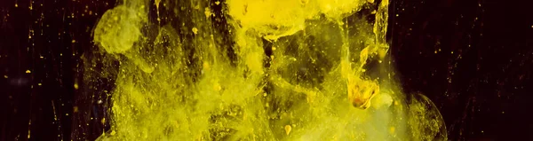 Абстрактне Розчинення Жовтого Кольору Воді Абстрактне Хмарне Чорнило Закруглена Вода — стокове фото