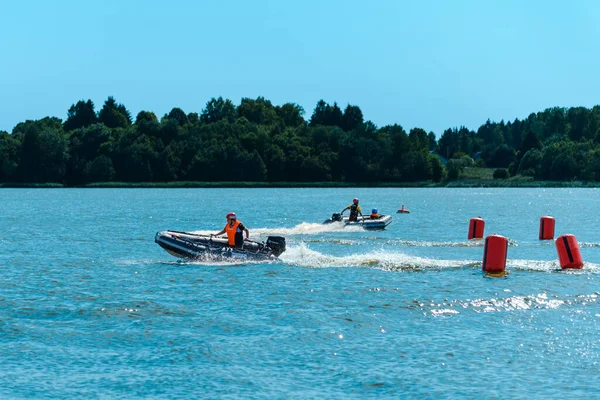 Versenyzés Vízen Gyerekek Felfújható Csónakokban Powerboat Race Show 2023 Telsiai — Stock Fotó