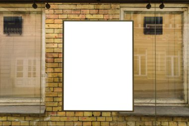 Otobüs durağında dikey boş ilan panosu. Sokak reklamı..