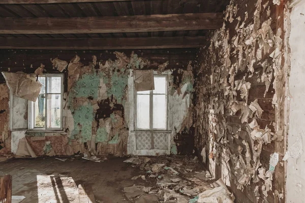 Opuszczony Stary Dom Potrzebne Ulepszenie Domu Wnętrze Wymagające Naprawy Remontu — Zdjęcie stockowe