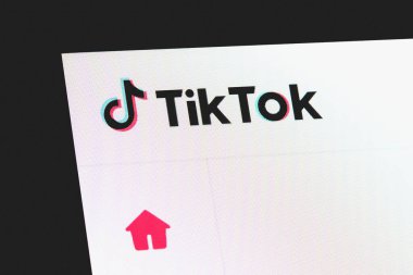 TikTok ana sayfa logosu, uygulama simgesi, logo modern ekranda görüntülendi. Telsiai, Litvanya. 07-05-2023.