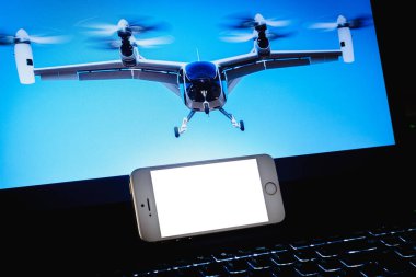 Mockup boş beyaz ekran. Joby Havacılık. Laptop, smartphone. Joby Aviation, hava taksi servisleri için elektrikli uçak üreten bir ABD şirketi. Telsiai, Litvanya.08-09-2023.