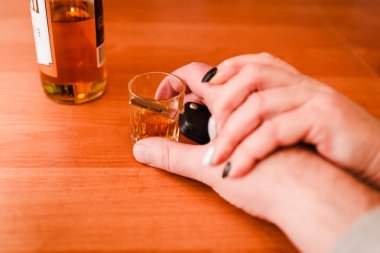 Alcohol addiction, you can't drive, violation of the law.Toned.