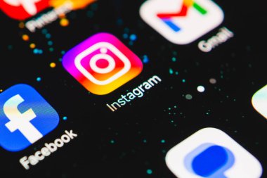 Akıllı telefon ekranındaki Instagram simgesine yakın plan. Telsiai, Litvanya. 01 12 2025.