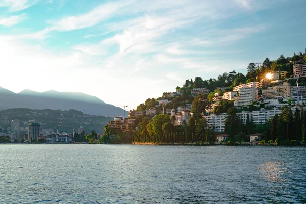 Bela Vista Panorâmica Cidade Lugano Dos Verdes Alpes Suíços Fundo — Fotografia de Stock